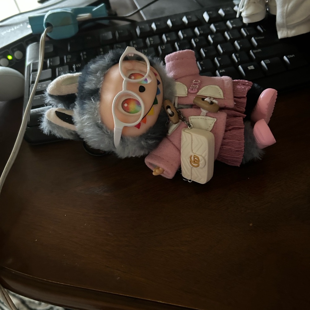 Including full fit and doll - Picture 3 of 3